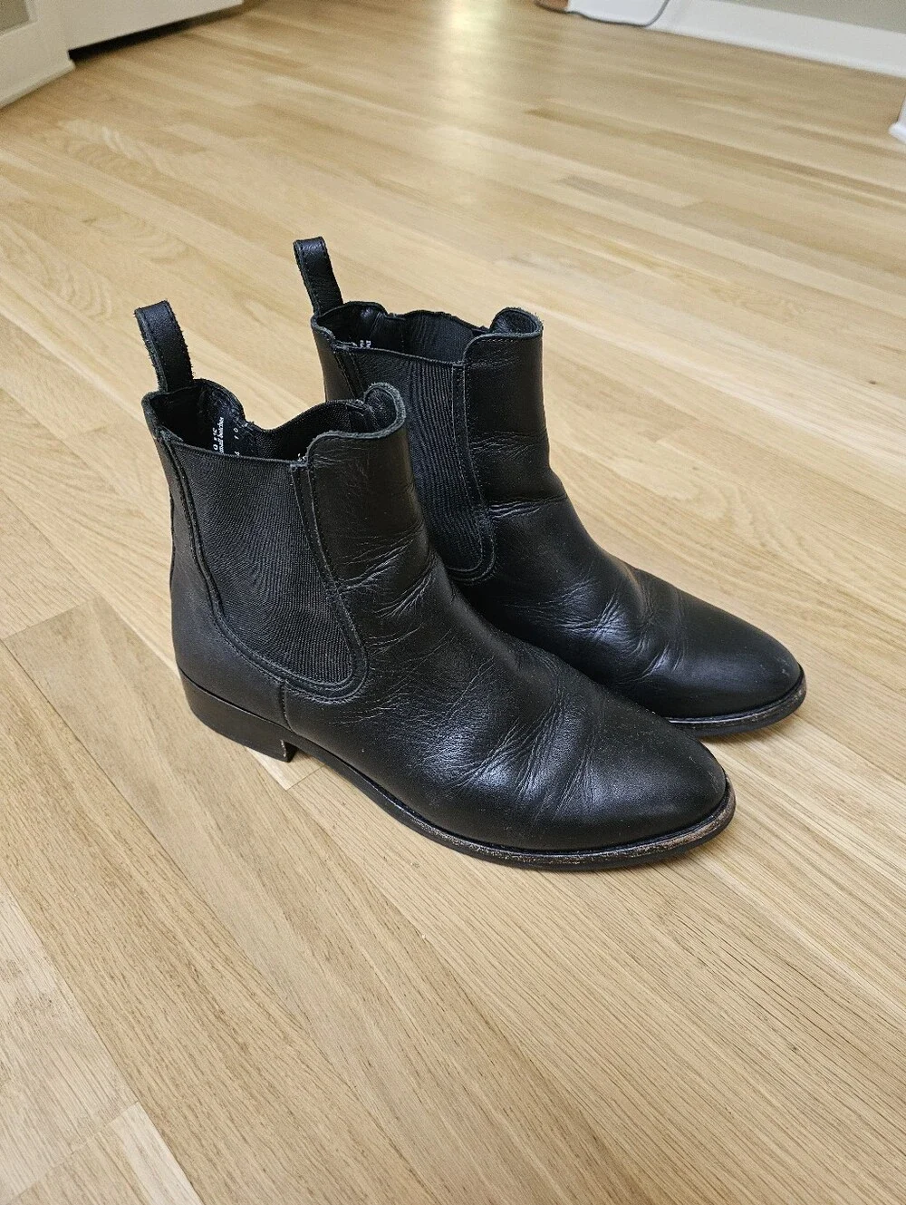 $160 Thursday Boot Company Duchess Chelsea Boots Black Full Grain Leather